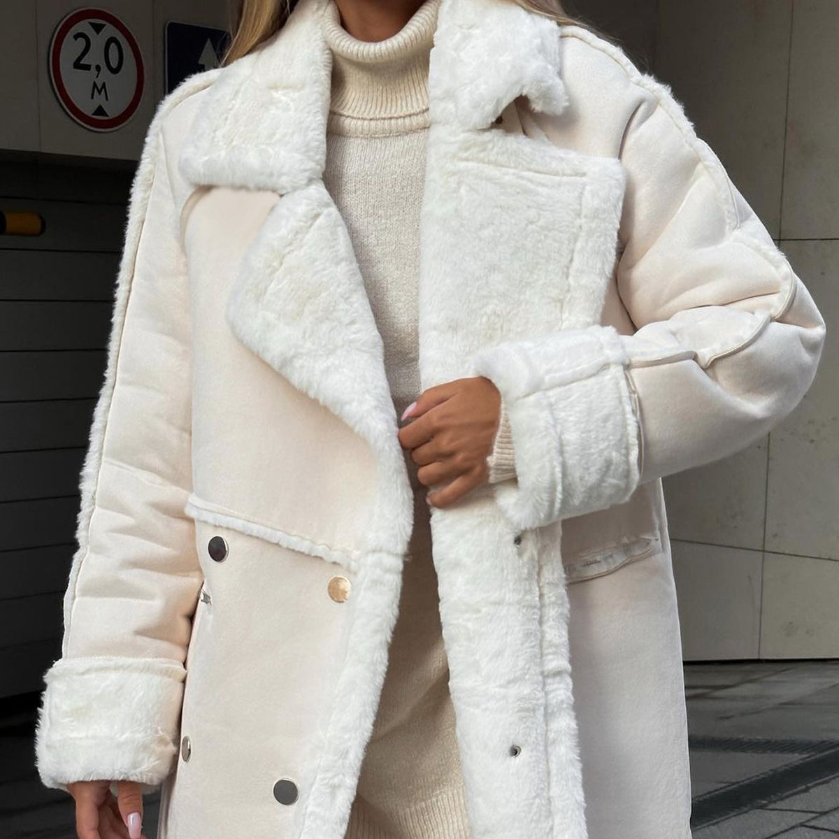 Rosgrove | Women - Oversized Faux Shearling Coat - KneeLength