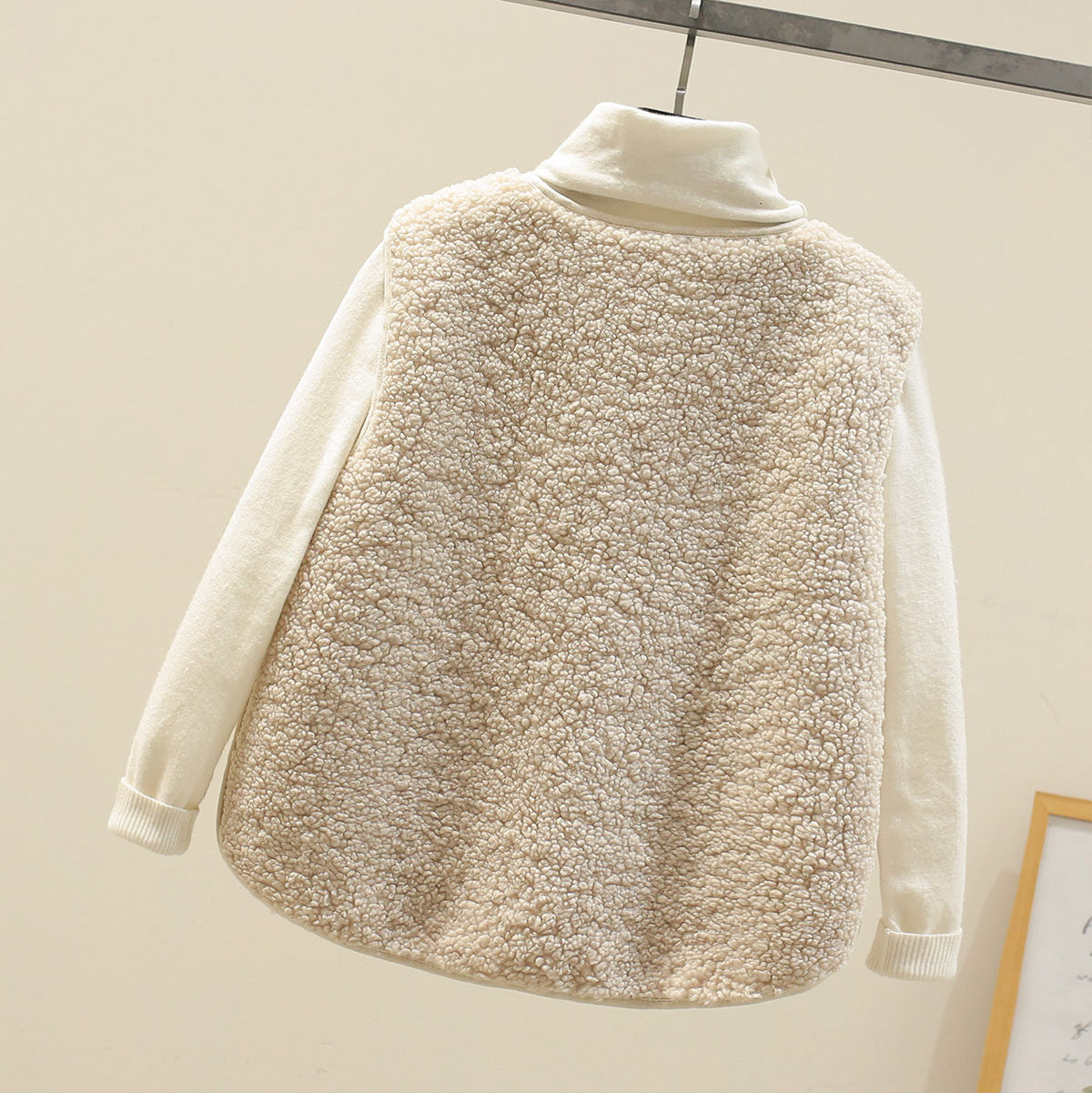 Rosgrove | Women - Shearling Gilet with Button Closure