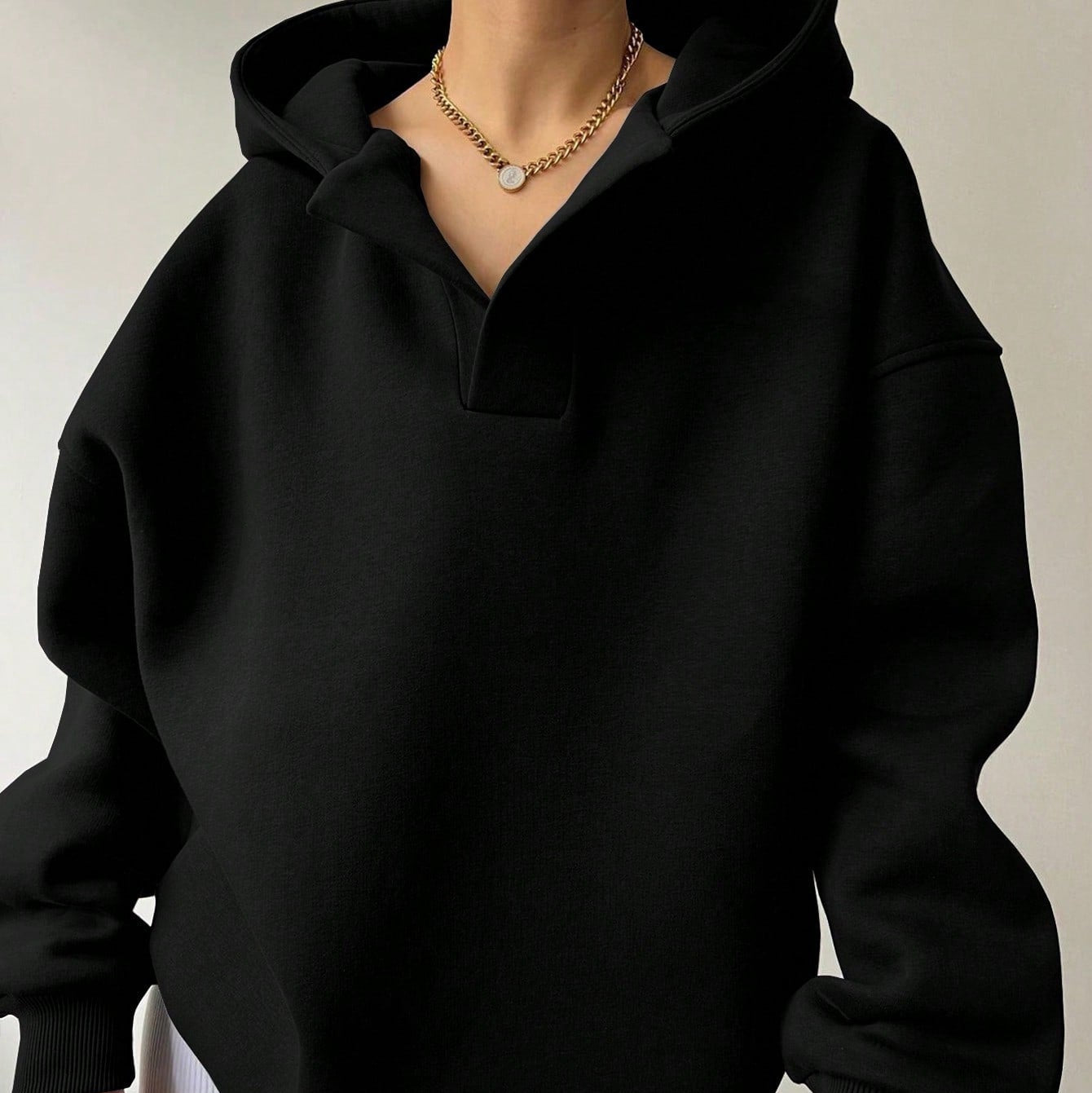 Rosgrove | Women - Oversized Hooded Jumper with V-Neck