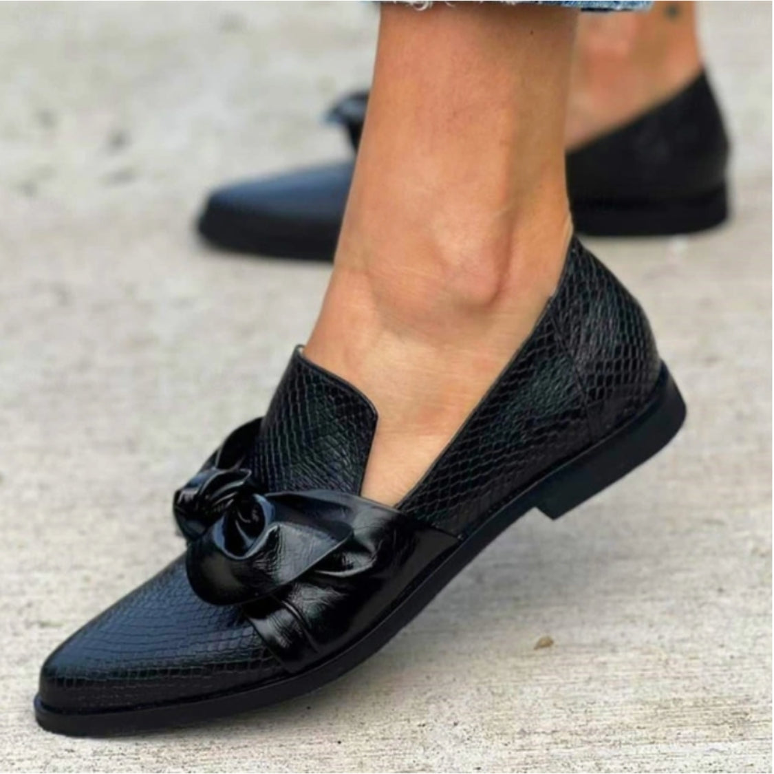 Rosgrove | Women - Textured Bow Loafers Flats