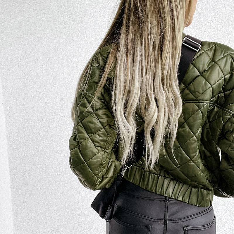 Rosgrove | Women - Cropped Quilted Bomber Jacket - Stylish & Cozy