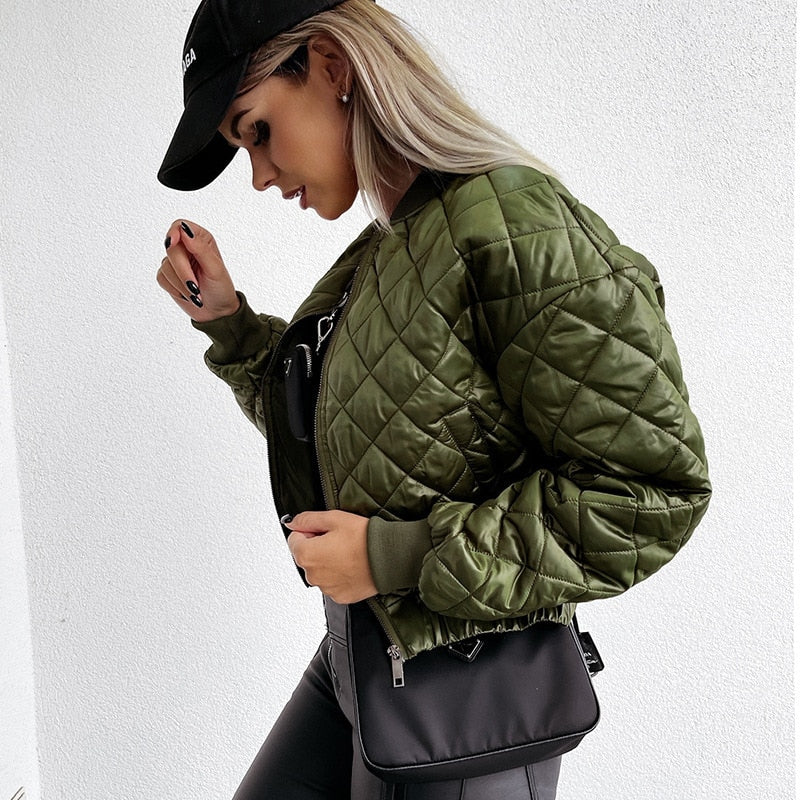 Rosgrove | Women - Cropped Quilted Bomber Jacket - Stylish & Cozy